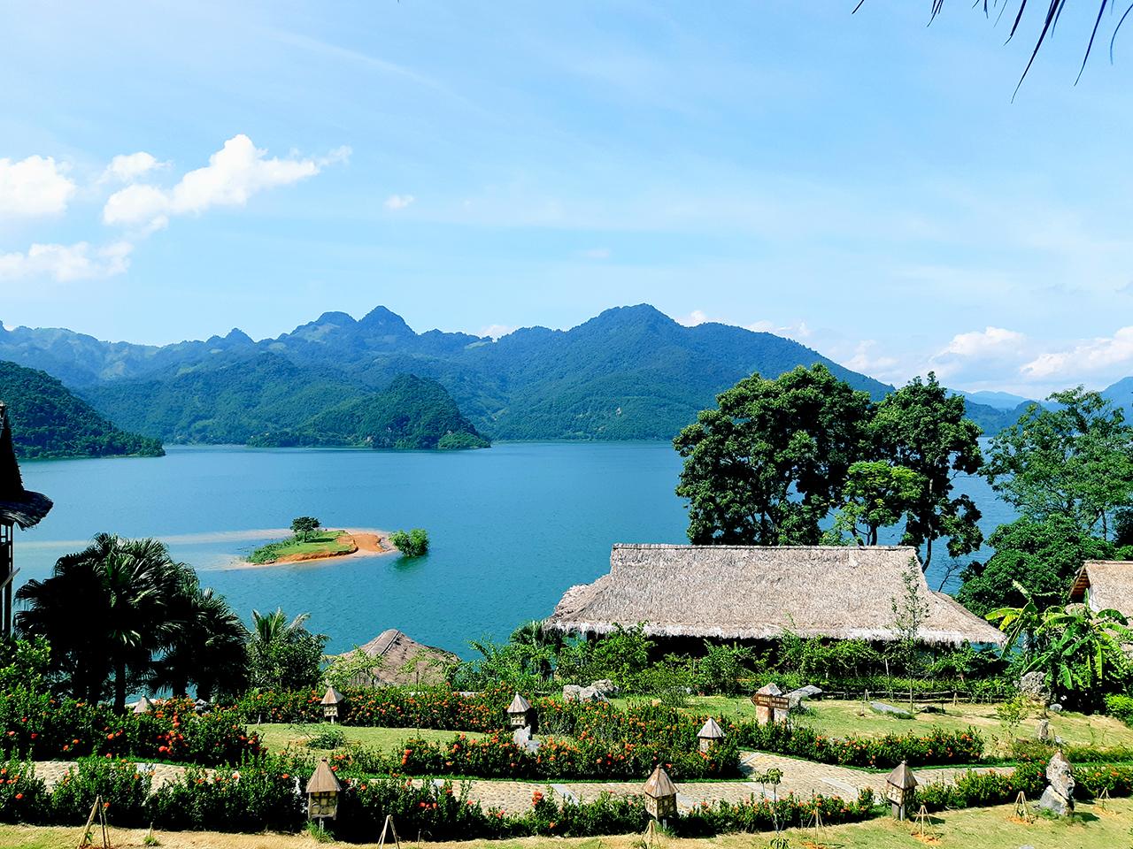 Du lịch lòng hồ Hòa Bình1